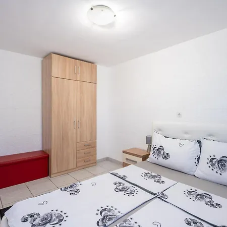 Marlera With Sea View Apartment
