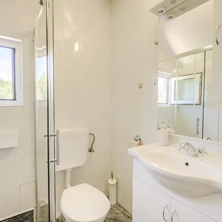 Apartment Marlera With Sea View