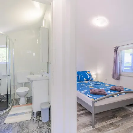 Apartment Marlera With Sea View