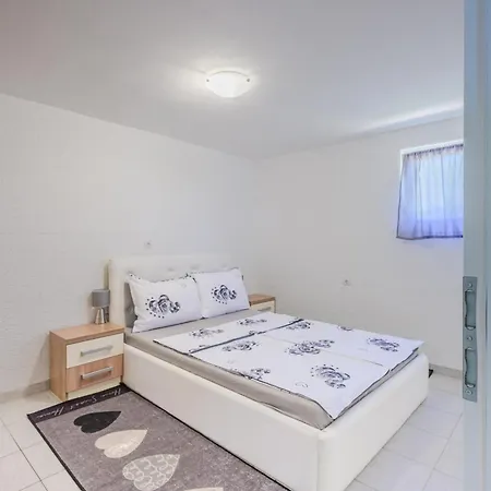 Marlera With Sea View Apartment