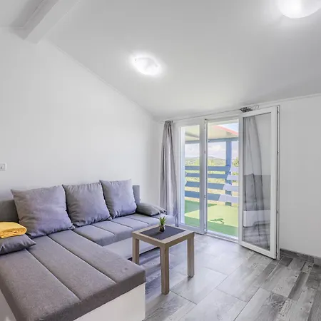 Marlera With Sea View Apartment